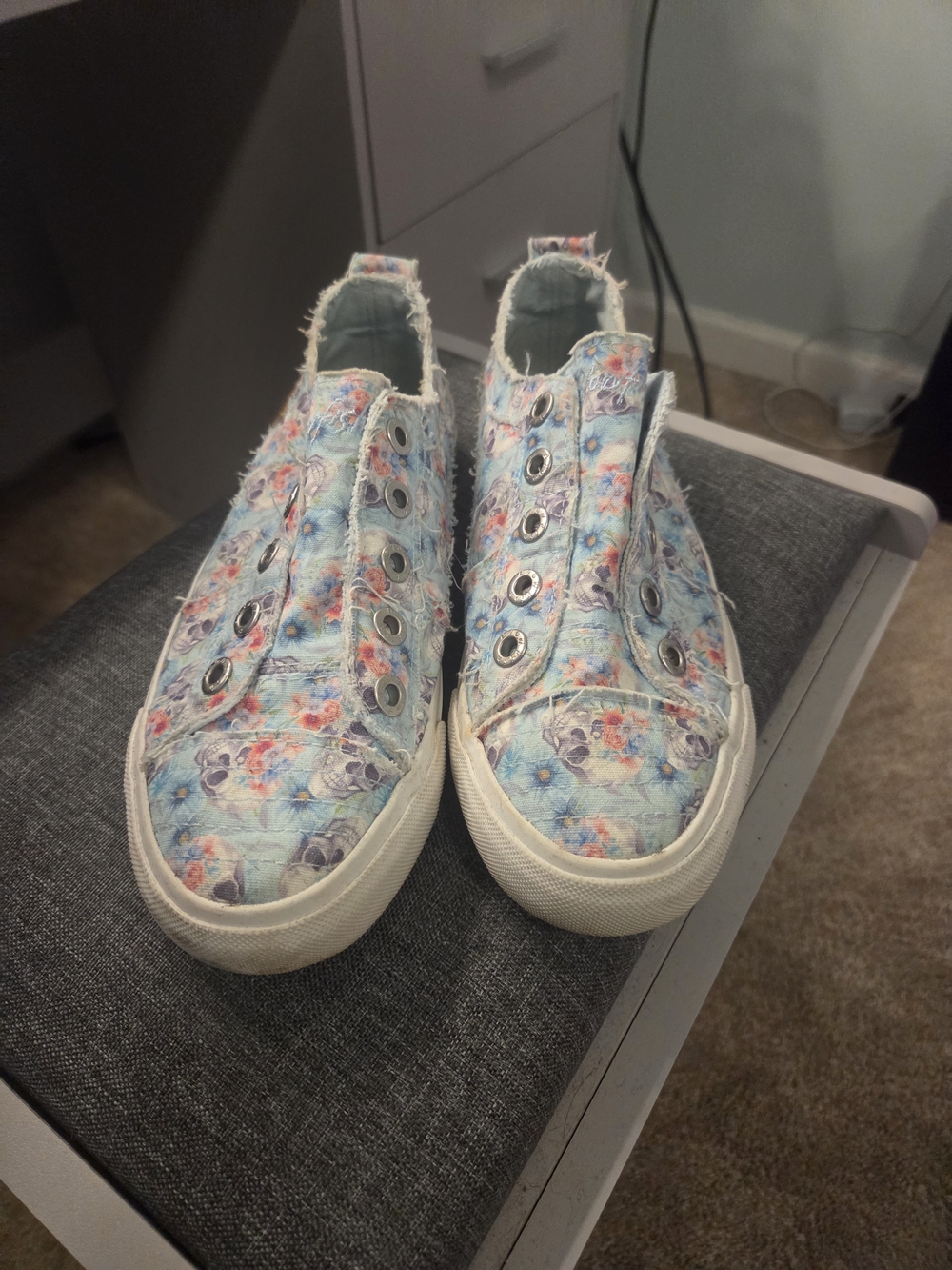 Women’s Slip-On Floral Canvas Sneakers - Light Blue